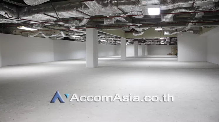  Sindhorn Tower Office space  for Rent MRT Lumphini in Ploenchit Bangkok