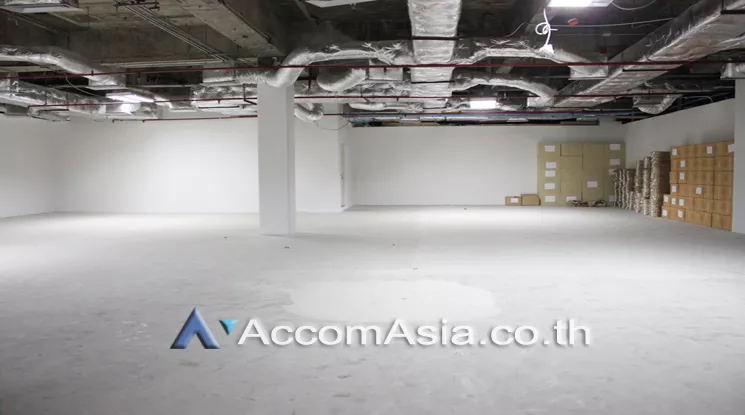 4  Office Space For Rent in Ploenchit ,Bangkok MRT Lumphini at Sindhorn Tower AA23376