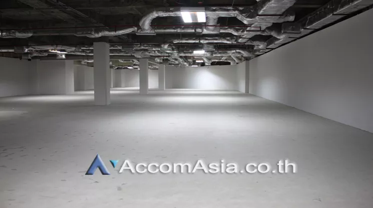 5  Office Space For Rent in Ploenchit ,Bangkok MRT Lumphini at Sindhorn Tower AA23376