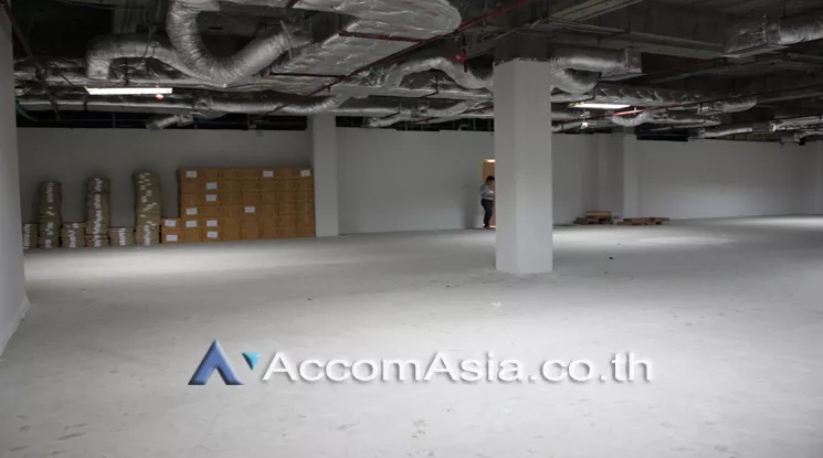 7  Office Space For Rent in Ploenchit ,Bangkok MRT Lumphini at Sindhorn Tower AA23376