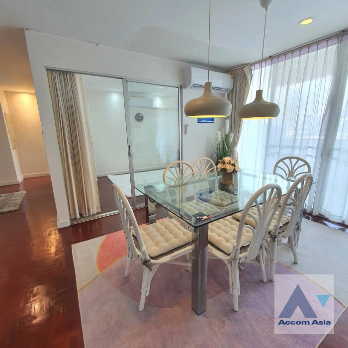 unit 3 Bedrooms  Condominium For Rent in Sukhumvit, Bangkok  near BTS Phrom Phong (23655)