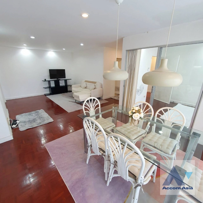 unit 3 Bedrooms  Condominium For Rent in Sukhumvit, Bangkok  near BTS Phrom Phong (23655)