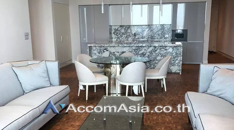 unit 3 Bedrooms  Condominium For Rent in Silom, Bangkok  near BTS Chong Nonsi (AA23391)