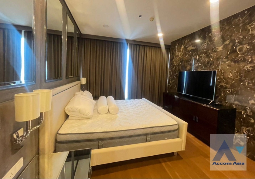 unit 2 Bedrooms  Condominium For Rent & Sale in Rama 3, Bangkok  near BTS Saphan Taksin (AA23395)