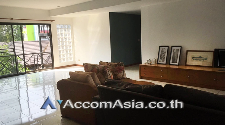 unit 3 Bedrooms  Apartment For Rent in Sukhumvit, Bangkok  near BTS Phrom Phong (AA23500)