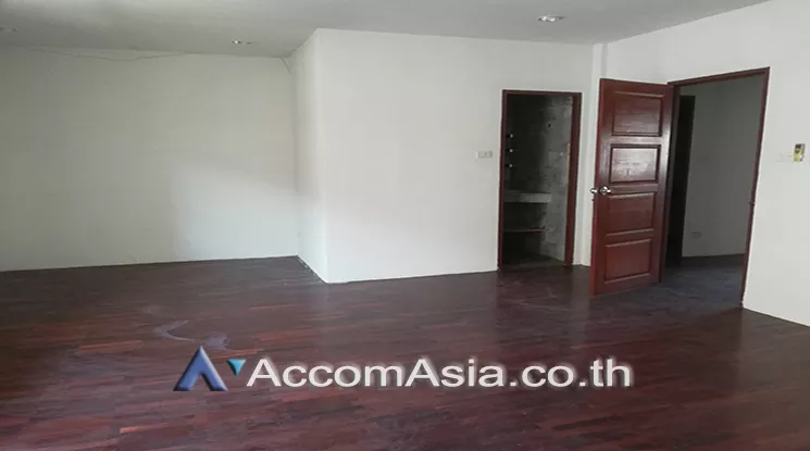  1  3 br Townhouse For Rent in Sukhumvit ,Bangkok BTS Thong Lo at Classic House in Compound AA23501