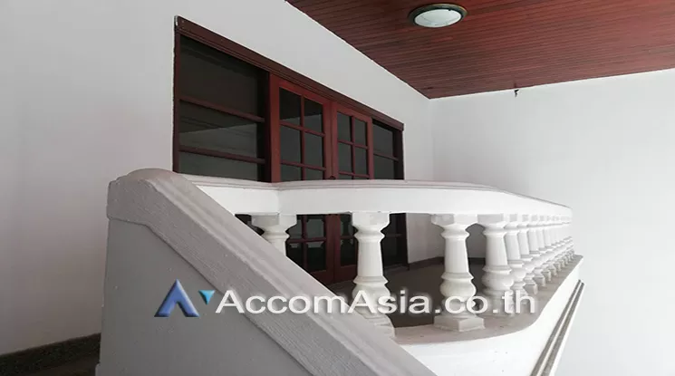  1  3 br Townhouse For Rent in Sukhumvit ,Bangkok BTS Thong Lo at Classic House in Compound AA23501