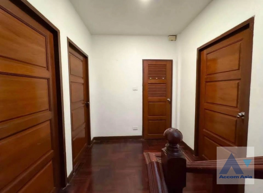 5  5 br Townhouse for rent and sale in Sukhumvit ,Bangkok BTS Thong Lo at Thonglo Classic Home AA23504