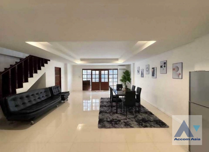 unitHome Office |  5 Bedrooms  Townhouse For Rent & Sale in Sukhumvit, Bangkok  near BTS Thong Lo (AA23504)