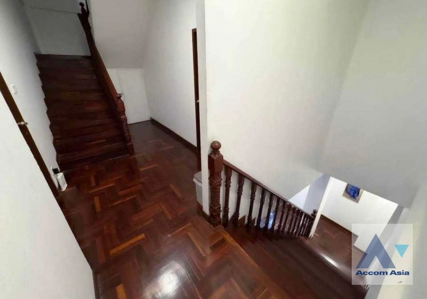 unitHome Office |  5 Bedrooms  Townhouse For Rent & Sale in Sukhumvit, Bangkok  near BTS Thong Lo (AA23504)