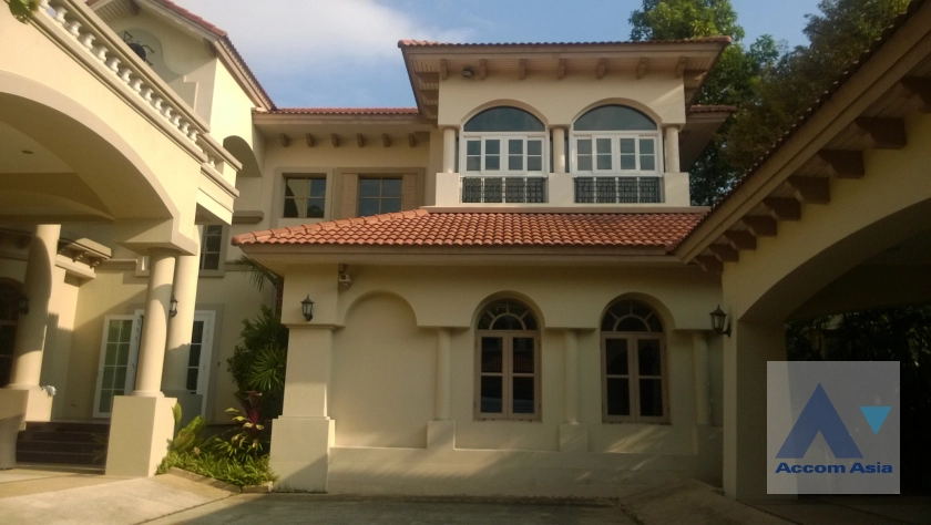  House in compound House  5 Bedroom for Rent BTS Bearing in Bangna Bangkok