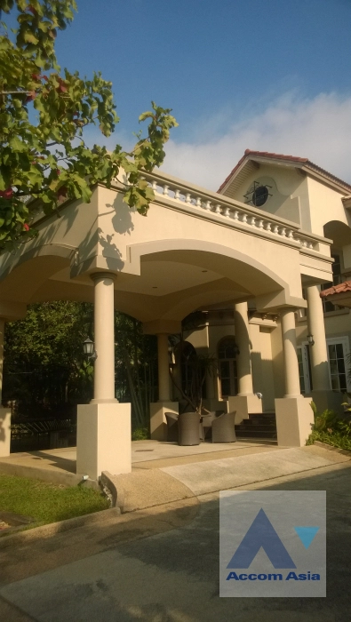 unit 5 Bedrooms  House For Rent in Bang Na, Bangkok  near BTS Bearing (AA23515)