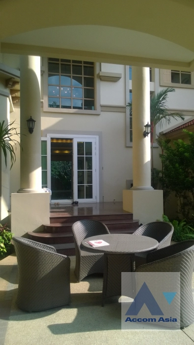 unit 5 Bedrooms  House For Rent in Bang Na, Bangkok  near BTS Bearing (AA23515)