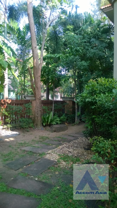 17  5 br House For Rent in Bang Na ,Bangkok BTS Bearing at House in compound AA23515