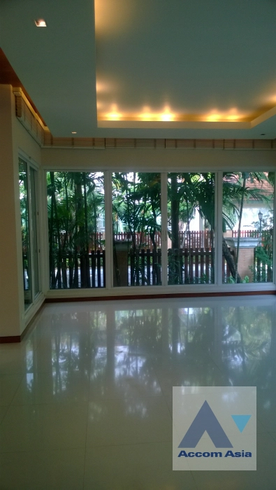 6  5 br House For Rent in Bang Na ,Bangkok BTS Bearing at House in compound AA23515