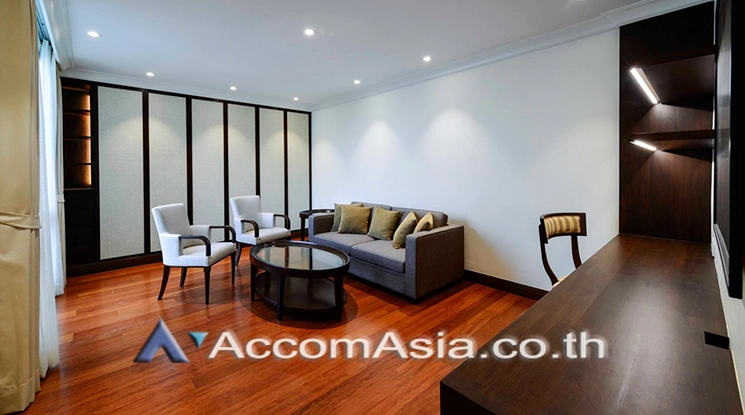 unit 3 Bedrooms  Condominium For Rent in Ploenchit, Bangkok  near BTS Chitlom (AA23522)