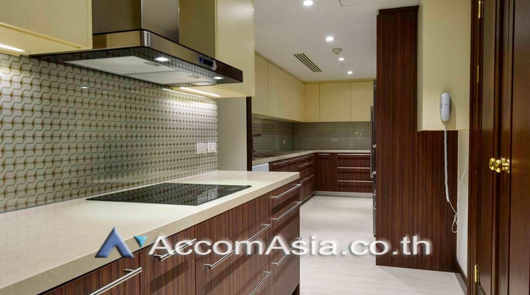 unit 3 Bedrooms  Condominium For Rent in Ploenchit, Bangkok  near BTS Chitlom (AA23522)