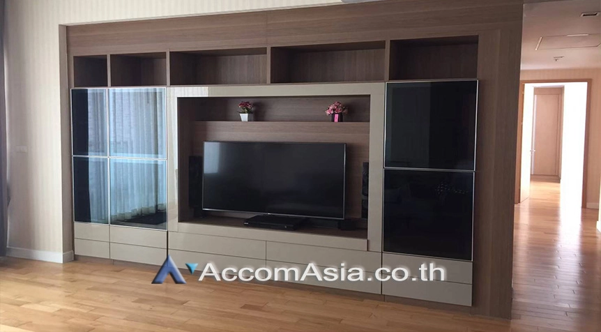 unit 3 Bedrooms  Condominium For Rent in Sukhumvit, Bangkok  near BTS Asok - MRT Sukhumvit (AA23549)