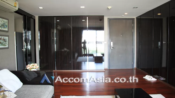 unit 2 Bedrooms  Condominium For Rent in Sukhumvit, Bangkok  near BTS Ekkamai (AA23571)