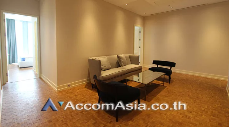 unit 3 Bedrooms  Condominium For Rent in Silom, Bangkok  near BTS Chong Nonsi (AA23587)