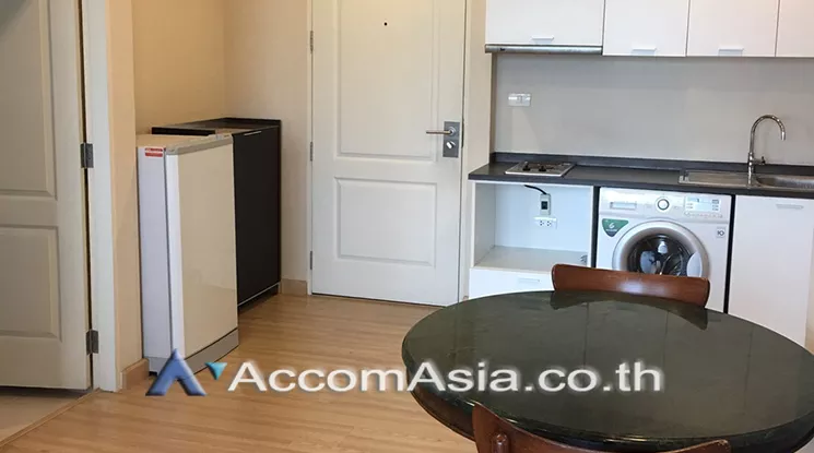  1 Bedroom  Condominium For Rent in Charoennakorn, Bangkok  near BTS Krung Thon Buri (AA23591)