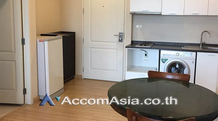 unit 1 Bedroom  Condominium For Rent in Charoen Nakhon, Bangkok  near BTS Krung Thon Buri (AA23591)