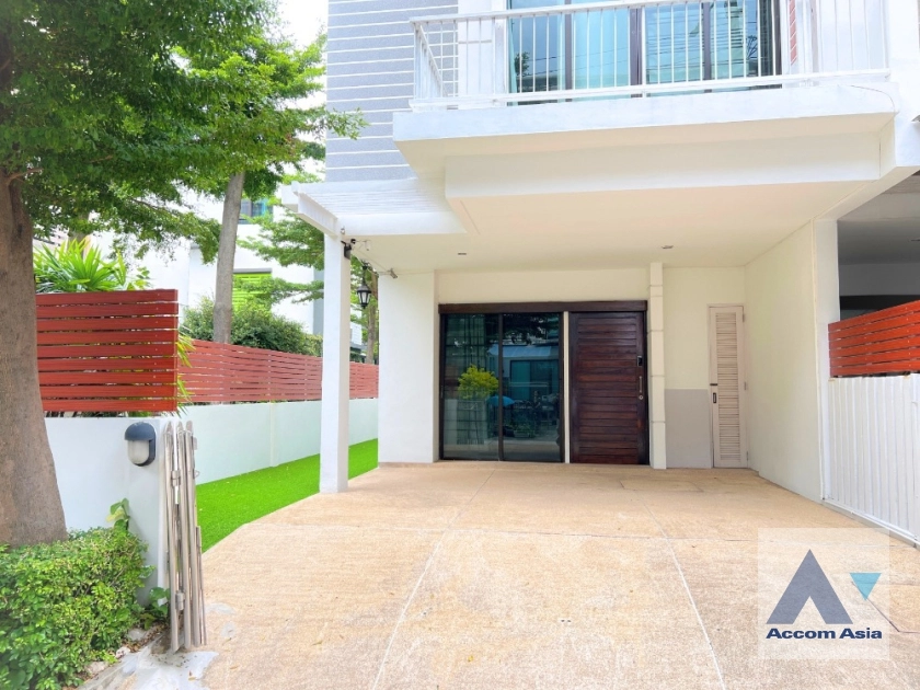7  3 br Townhouse for rent and sale in Pattanakarn ,Bangkok BTS On Nut at Areeya Mandarina 77 AA23682