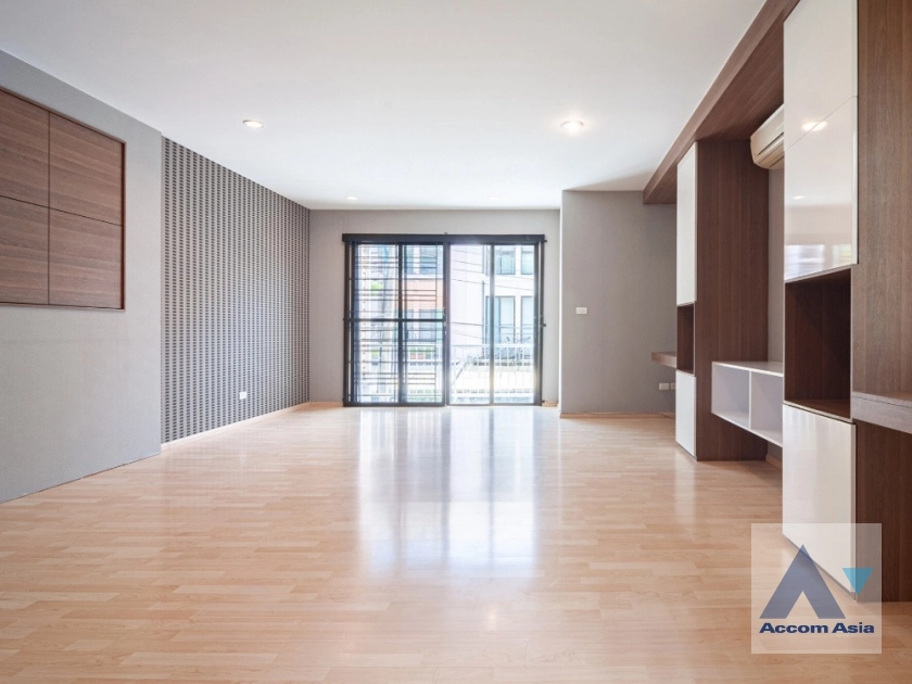  1  3 br Townhouse for rent and sale in Pattanakarn ,Bangkok BTS On Nut at Areeya Mandarina 77 AA23682