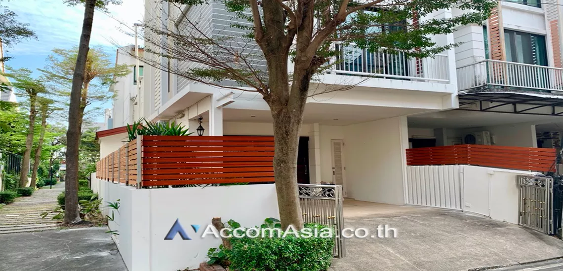 11  3 br Townhouse for rent and sale in Pattanakarn ,Bangkok BTS On Nut at Areeya Mandarina 77 AA23682