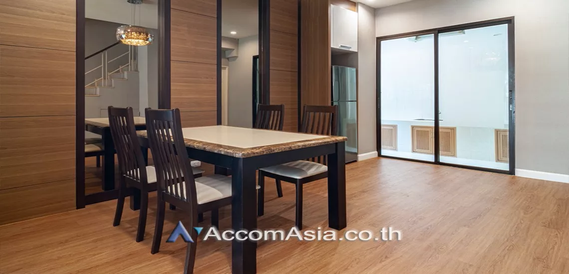  1  3 br Townhouse for rent and sale in Pattanakarn ,Bangkok BTS On Nut at Areeya Mandarina 77 AA23682