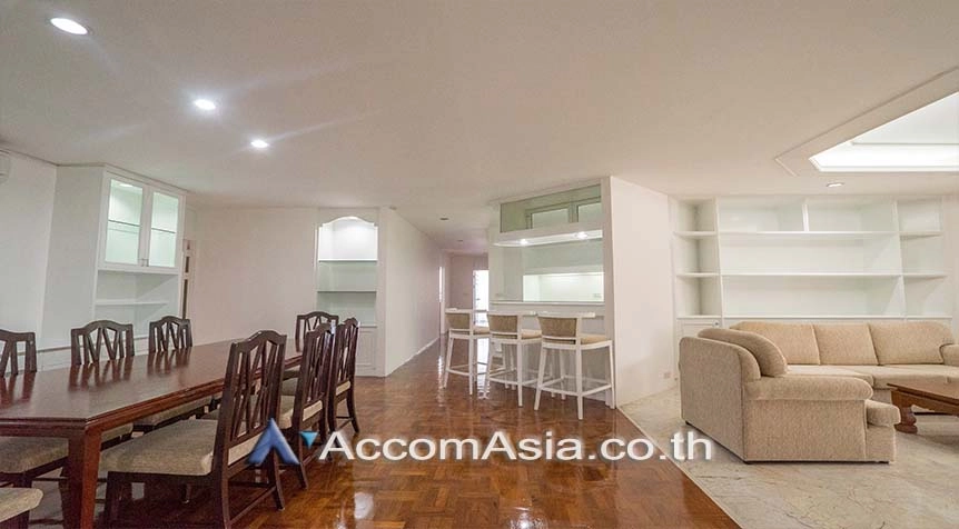 Pet friendly |  5 Bedrooms  Apartment For Rent in Silom, Bangkok  near BTS Chong Nonsi (AA23731)