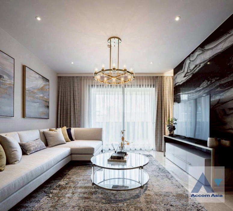 unit 3 Bedrooms  Condominium For Sale in Sukhumvit, Bangkok  near BTS Thong Lo (AA23792)