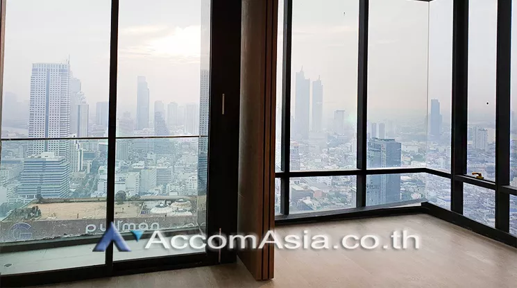  1 Bedroom  Condominium For Sale in Silom, Bangkok  near BTS Chong Nonsi (AA23928)