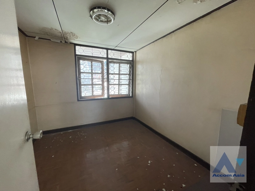 4  3 br Townhouse For Sale in Sukhumvit ,Bangkok BTS Phrom Phong AA23929