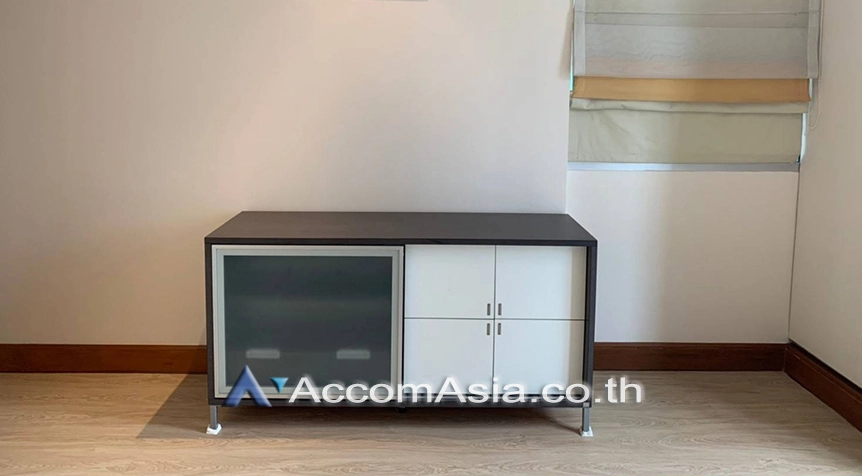 unit 2 Bedrooms  Condominium For Rent & Sale in Sathorn, Bangkok  near BTS Chong Nonsi (AA23944)