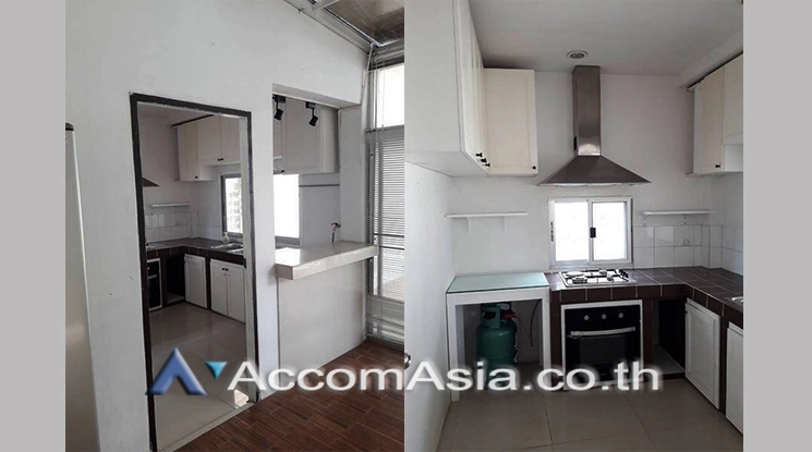 unit 3 Bedrooms  Townhouse For Rent & Sale in Sathorn, Bangkok  near BTS Surasak (AA23948)