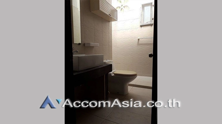 7  3 br Townhouse for rent and sale in Sathorn ,Bangkok BTS Surasak AA23948