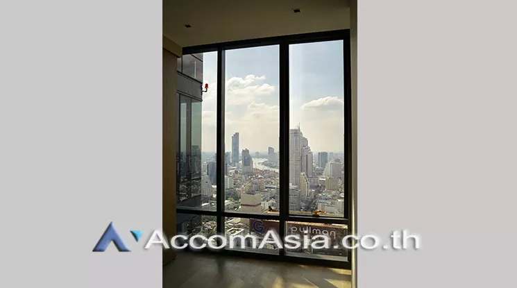 unit 1 Bedroom  Condominium For Sale in Silom, Bangkok  near BTS Chong Nonsi (AA23952)