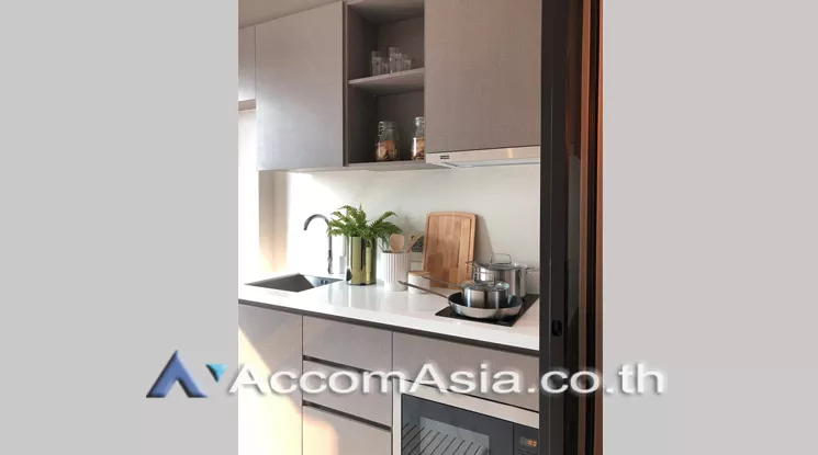  1 Bedroom  Condominium For Sale in Sukhumvit, Bangkok  near BTS Ekkamai (AA23959)