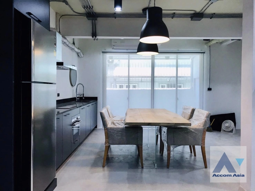 7  3 br Townhouse for rent and sale in Sukhumvit ,Bangkok BTS Thong Lo at Townhouse in Sukhumvit AA23999