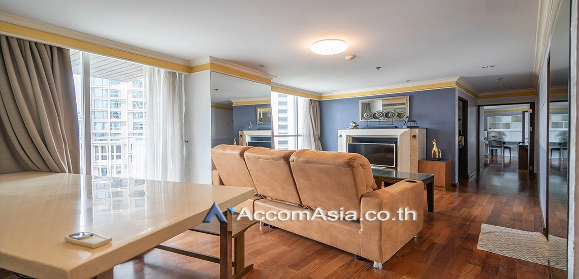 unit 2 Bedrooms  Condominium For Rent in Ploenchit, Bangkok  near BTS Chitlom (23717)