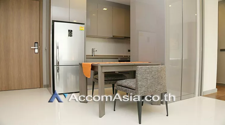 unit 1 Bedroom  Condominium For Rent in Silom, Bangkok  near BTS Chong Nonsi (AA24016)
