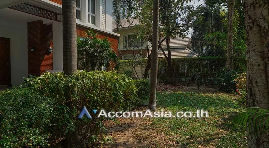 Pet friendly |  4 Bedrooms  House For Rent in Sukhumvit, Bangkok  near BTS Thong Lo (AA24100)