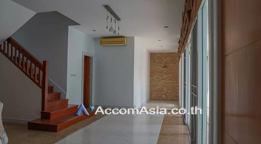 Pet friendly |  4 Bedrooms  House For Rent in Sukhumvit, Bangkok  near BTS Thong Lo (AA24100)