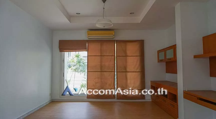 4  4 br House For Rent in Sukhumvit ,Bangkok BTS Thong Lo at Privacy and Peaceful AA24100