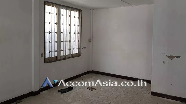  2  2 br House For Rent in Ploenchit ,Bangkok MRT Lumphini AA24101