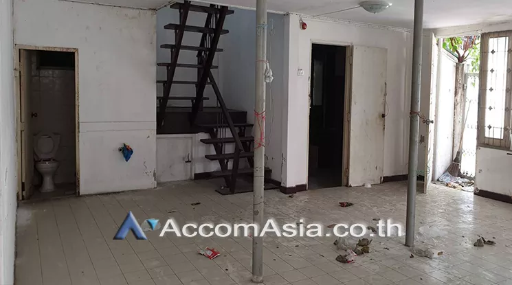  1  2 br House For Rent in Ploenchit ,Bangkok MRT Lumphini AA24101