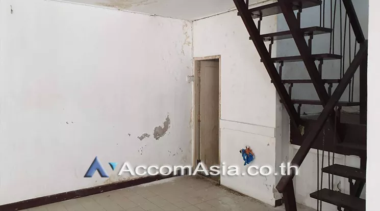  1  2 br House For Rent in Ploenchit ,Bangkok MRT Lumphini AA24101