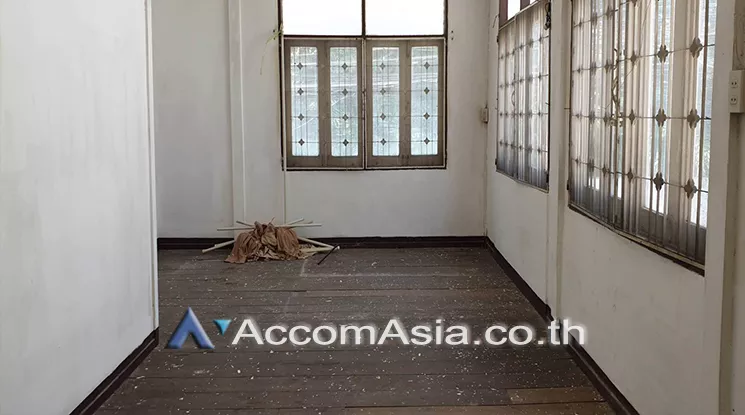 9  2 br House For Rent in Ploenchit ,Bangkok MRT Lumphini AA24101