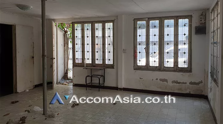 11  2 br House For Rent in Ploenchit ,Bangkok MRT Lumphini AA24101